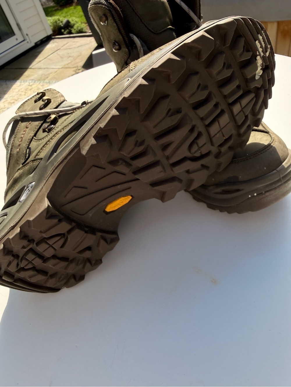 Mens Lowa Olive Green Hiking Boots with Tan Laces - Picture 3 of 7